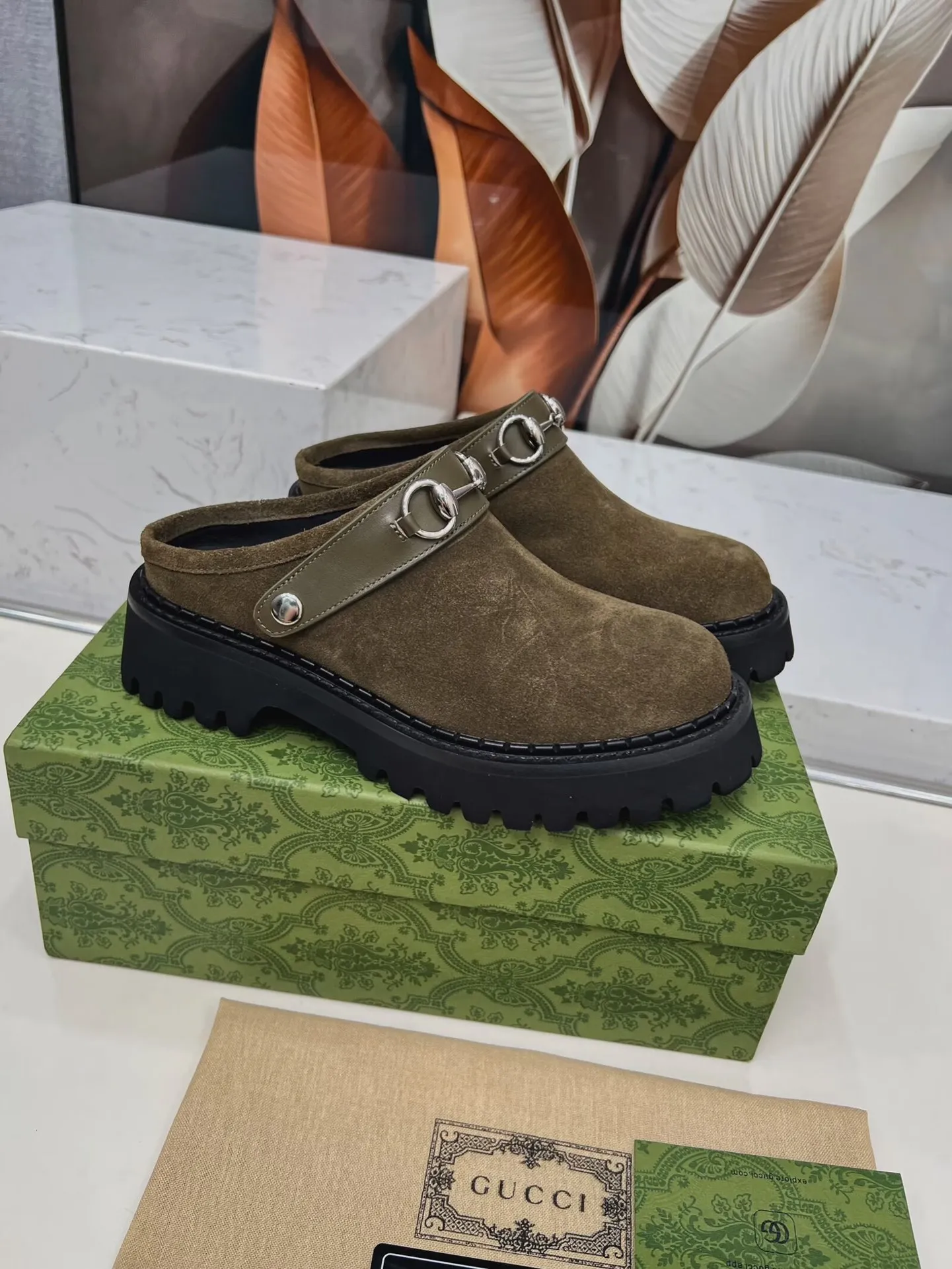 👟👟Ex-factory price 480👟👟 GUCCI British-style fashion slippers, lazy design back stumbling ➕thick sole increased height, empty back shape looming with exposed ankles, super cool when walking, age-neutral style, wide audience, Fabric: cowhide, mercerized cow suede Lining/foot pad: cowhide Outsole: foam outsole Heel height: 5cm Number of yards: 35-42 (customized numbers at both ends) Color: 4 colors available: black, brown, and military green Packing: card, bag